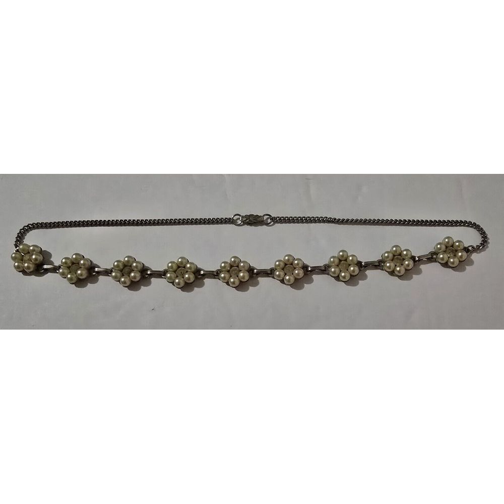 Faux Pearl Flowers‎ Necklace 17.5 Inches
